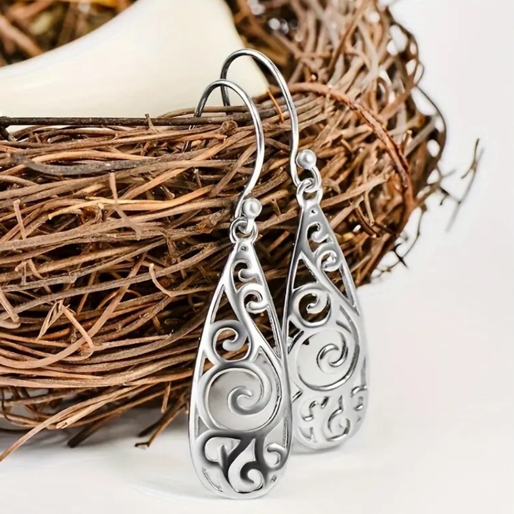 NWOT - Intricate Silver-tone Teardrop Earrings